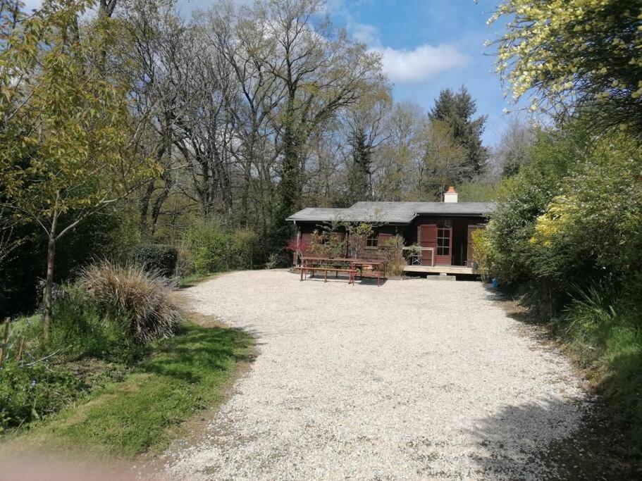Chalet En Pleine Nature Au Bord D'Un Etang Lanvallay Kültér fotó